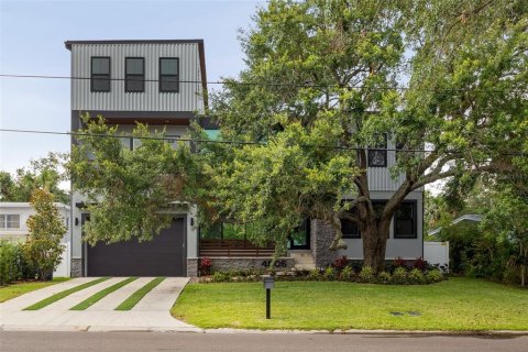 Casa en venta en Tampa, Florida, 5 dormitorios, 401.06 m2 № 1778246 - foto 1