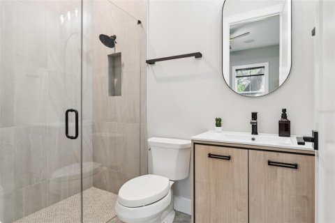 Casa en venta en Tampa, Florida, 5 dormitorios, 401.06 m2 № 1778246 - foto 16