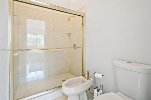 Adosado en alquiler en Doral, Florida, 2 dormitorios, 198.81 m2 № 1947077 - foto 14