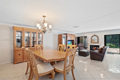 Adosado en alquiler en Doral, Florida, 2 dormitorios, 198.81 m2 № 1947077 - foto 5