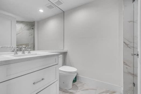 Condo in Key Biscayne, Florida, 3 bedrooms  № 1704115 - photo 22