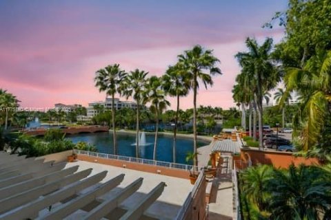 Condo in Key Biscayne, Florida, 3 bedrooms  № 1704115 - photo 1