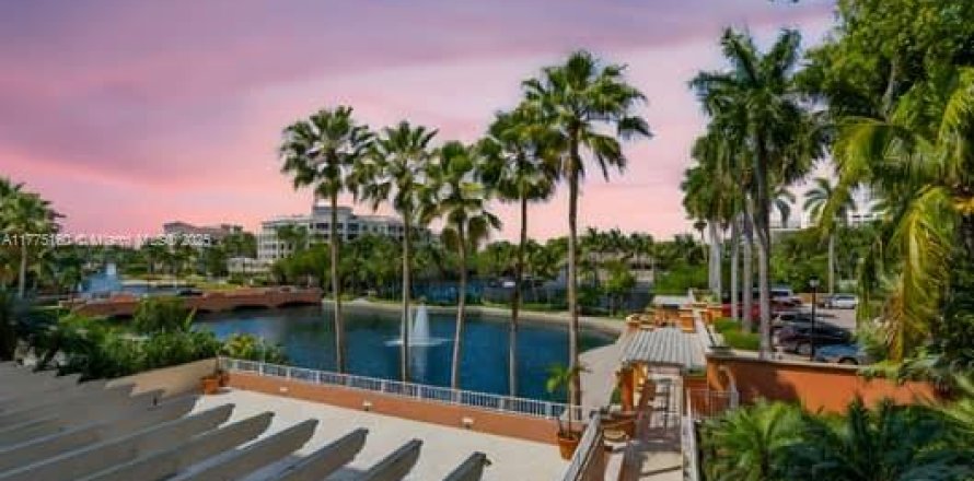 Condo in Key Biscayne, Florida, 3 bedrooms № 1704115