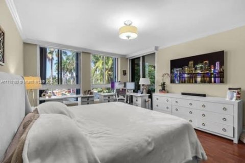 Condo in Key Biscayne, Florida, 3 bedrooms  № 1704115 - photo 17