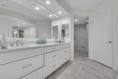 Condo in Key Biscayne, Florida, 3 bedrooms  № 1704115 - photo 18