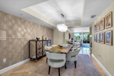 Condo in Key Biscayne, Florida, 3 bedrooms  № 1704115 - photo 9
