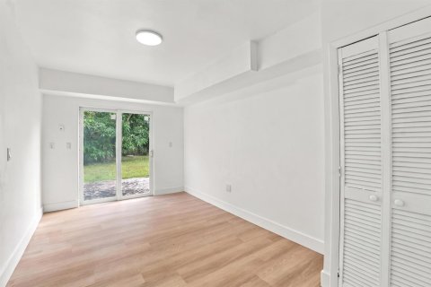 Villa ou maison à vendre à Miami, Floride: 5 chambres, 271.83 m2 № 2406104 - photo 15