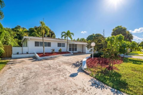 Villa ou maison à vendre à Miami, Floride: 5 chambres, 271.83 m2 № 2406104 - photo 17