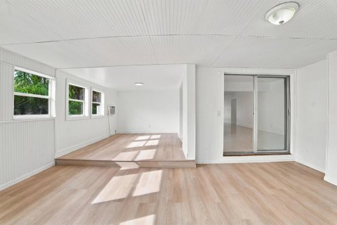 Villa ou maison à vendre à Miami, Floride: 5 chambres, 271.83 m2 № 2406104 - photo 16