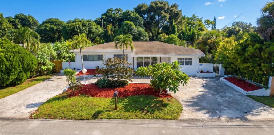 Villa ou maison à Miami, Floride 5 chambres, 271.83 m2 № 2406104