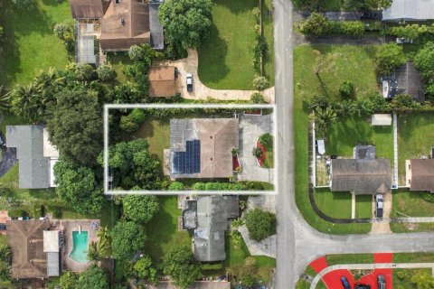 Villa ou maison à vendre à Miami, Floride: 5 chambres, 271.83 m2 № 2406104 - photo 22