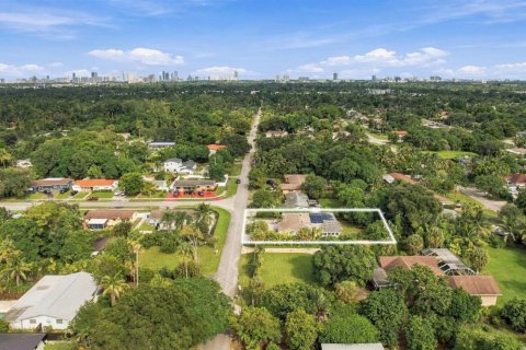 Villa ou maison à vendre à Miami, Floride: 5 chambres, 271.83 m2 № 2406104 - photo 4