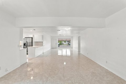 Villa ou maison à vendre à Miami, Floride: 5 chambres, 271.83 m2 № 2406104 - photo 20