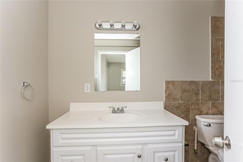 House in Saint Petersburg, Florida 4 bedrooms, 137.12 sq.m. № 1853326 - photo 14