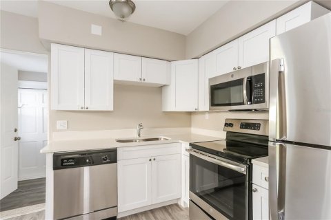 House in Saint Petersburg, Florida 4 bedrooms, 137.12 sq.m. № 1853326 - photo 6