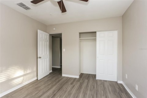 House in Saint Petersburg, Florida 4 bedrooms, 137.12 sq.m. № 1853326 - photo 13