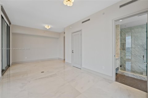 Condominio en alquiler en Sunny Isles Beach, Florida, 5 dormitorios, 353.31 m2 № 1874584 - foto 13