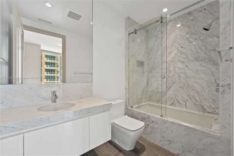 Condominio en alquiler en Sunny Isles Beach, Florida, 5 dormitorios, 353.31 m2 № 1874584 - foto 24