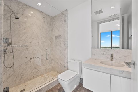 Condominio en alquiler en Sunny Isles Beach, Florida, 5 dormitorios, 353.31 m2 № 1874584 - foto 16