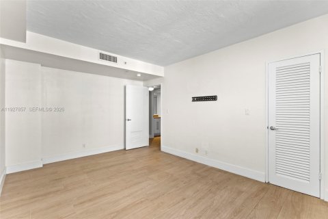 Copropriété à vendre à Hollywood, Floride: 2 chambres, 116.22 m2 № 2061342 - photo 19