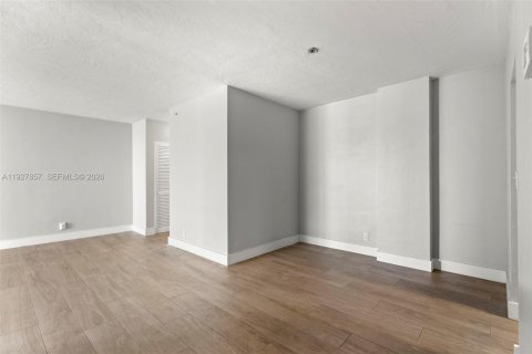 Copropriété à vendre à Hollywood, Floride: 2 chambres, 116.22 m2 № 2061342 - photo 15