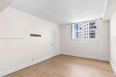 Copropriété à vendre à Hollywood, Floride: 2 chambres, 116.22 m2 № 2061342 - photo 18