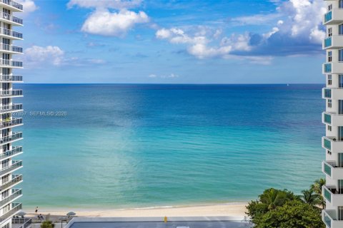 Copropriété à vendre à Hollywood, Floride: 2 chambres, 116.22 m2 № 2061342 - photo 7