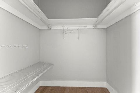 Copropriété à vendre à Hollywood, Floride: 2 chambres, 116.22 m2 № 2061342 - photo 25
