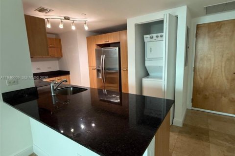 Condo in Miami, Florida, 2 bedrooms  № 2002828