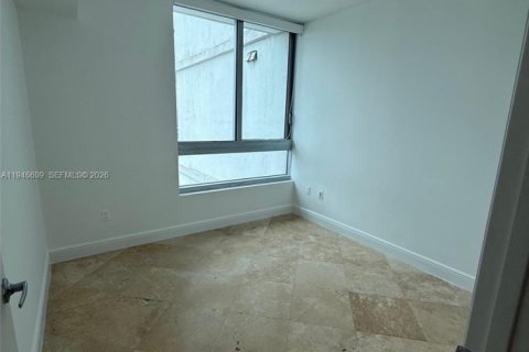 Condo in Miami, Florida, 2 bedrooms  № 2002828 - photo 8