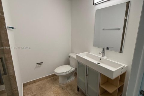 Condo in Miami, Florida, 2 bedrooms  № 2002828 - photo 9