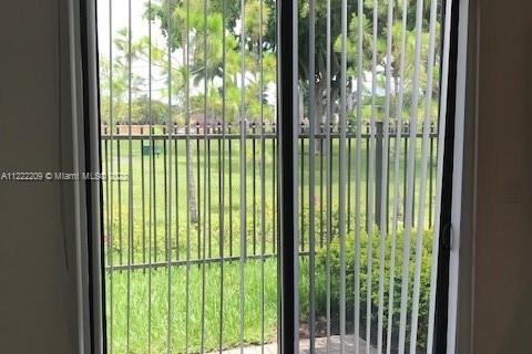 Купить таунхаус в Майами, Флорида 3 спальни, 165.09м2, № 2035269 - фото 4