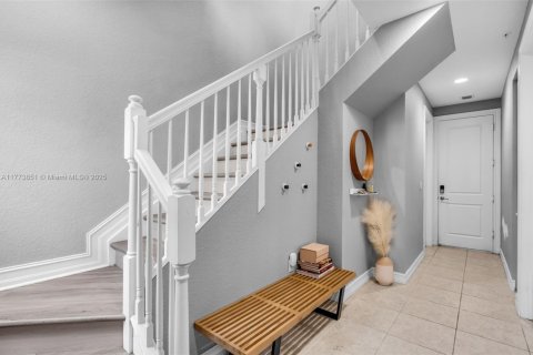 Adosado en venta en Pembroke Pines, Florida, 3 dormitorios, 178.28 m2 № 1707922 - foto 3