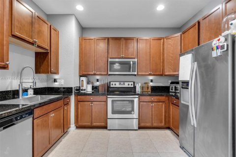 Adosado en venta en Pembroke Pines, Florida, 3 dormitorios, 178.28 m2 № 1707922 - foto 11