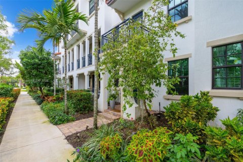 Adosado en venta en Pembroke Pines, Florida, 3 dormitorios, 178.28 m2 № 1707922 - foto 2