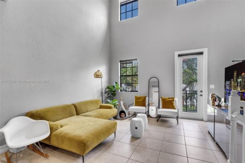 Adosado en venta en Pembroke Pines, Florida, 3 dormitorios, 178.28 m2 № 1707922 - foto 6