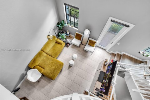 Adosado en venta en Pembroke Pines, Florida, 3 dormitorios, 178.28 m2 № 1707922 - foto 8