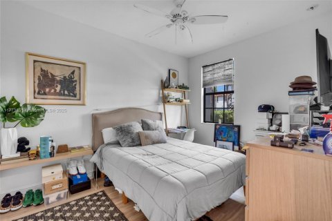 Adosado en venta en Pembroke Pines, Florida, 3 dormitorios, 178.28 m2 № 1707922 - foto 4