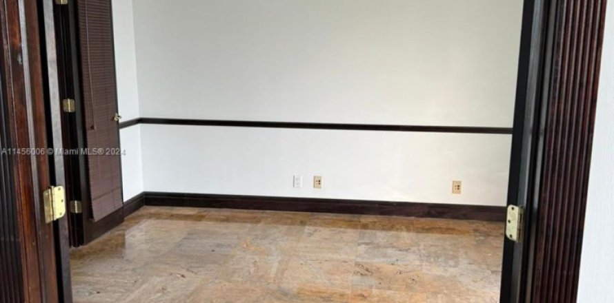 Immobilier commercial à Oakland Park, Floride № 728597
