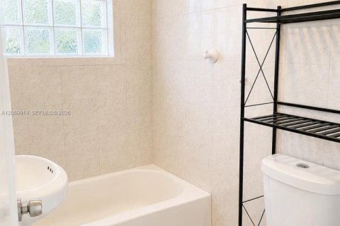 Immobilier commercial à vendre à Miami, Floride: 158.4 m2 № 2301894 - photo 9