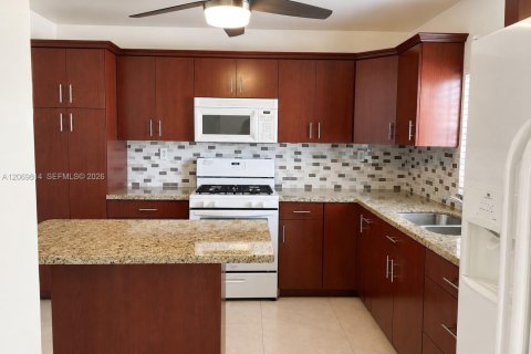 Immobilier commercial à vendre à Miami, Floride: 158.4 m2 № 2301894 - photo 5