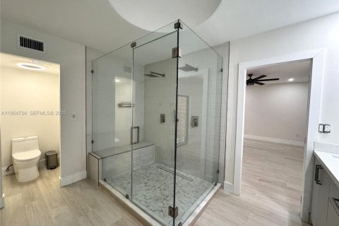 Adosado en alquiler en Miami Lakes, Florida, 2 dormitorios, 135.64 m2 № 2026064 - foto 16