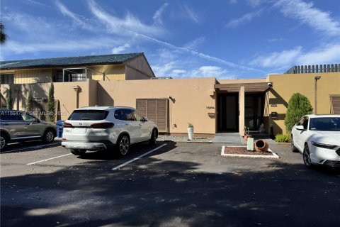 Adosado en Miami Lakes, Florida 2 dormitorios, 135.64 m2 № 2026064