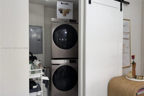 Adosado en alquiler en Miami Lakes, Florida, 2 dormitorios, 135.64 m2 № 2026064 - foto 6