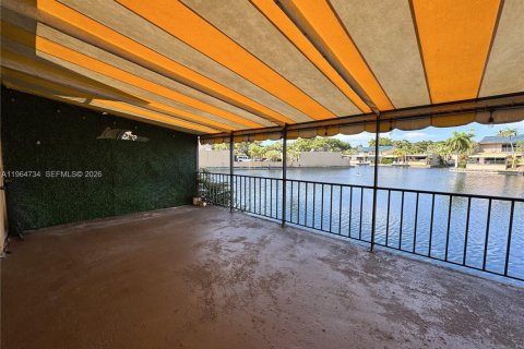 Adosado en alquiler en Miami Lakes, Florida, 2 dormitorios, 135.64 m2 № 2026064 - foto 28