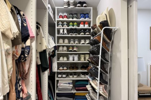 Adosado en alquiler en Miami Lakes, Florida, 2 dormitorios, 135.64 m2 № 2026064 - foto 12