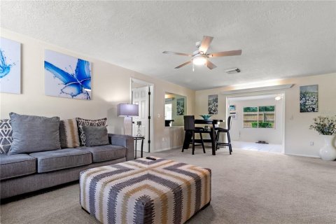 House in Citrus Springs, Florida 2 bedrooms, 122.17 sq.m. № 1912174 - photo 3