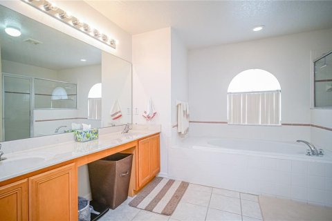 Casa en venta en Kissimmee, Florida, 4 dormitorios, 264.49 m2 № 1880710 - foto 21