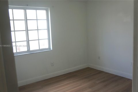 Condo in Miami, Florida, 3 bedrooms  № 2023471 - photo 16