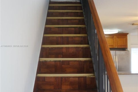 Condo in Miami, Florida, 3 bedrooms  № 2023471 - photo 5